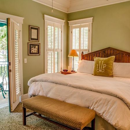 Village Inn And Pub St. Simons Island Екстер'єр фото